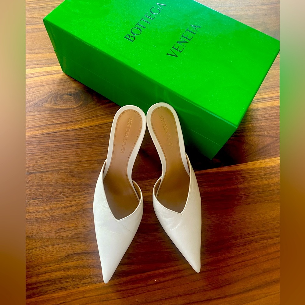 Bottega Venata White Punta Mule Pump